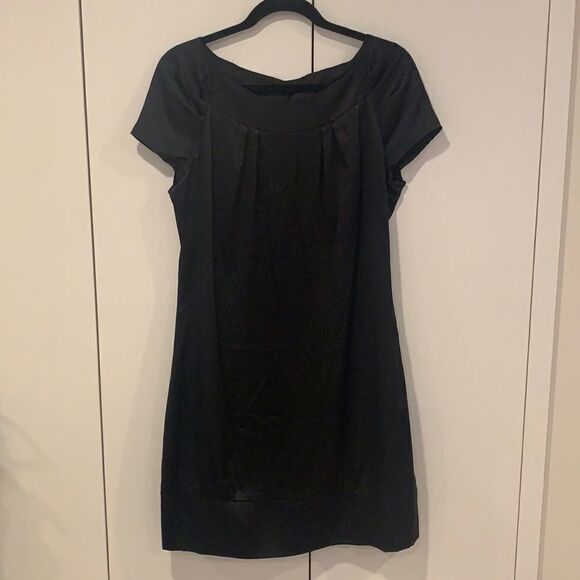 Satin open back black dress - Picture 1 of 13